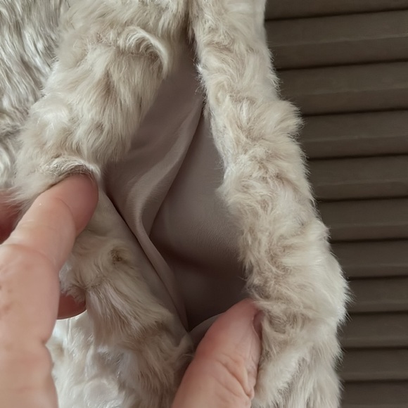 Forever 21 Faux Fur Vest size S - Picture 6 of 7